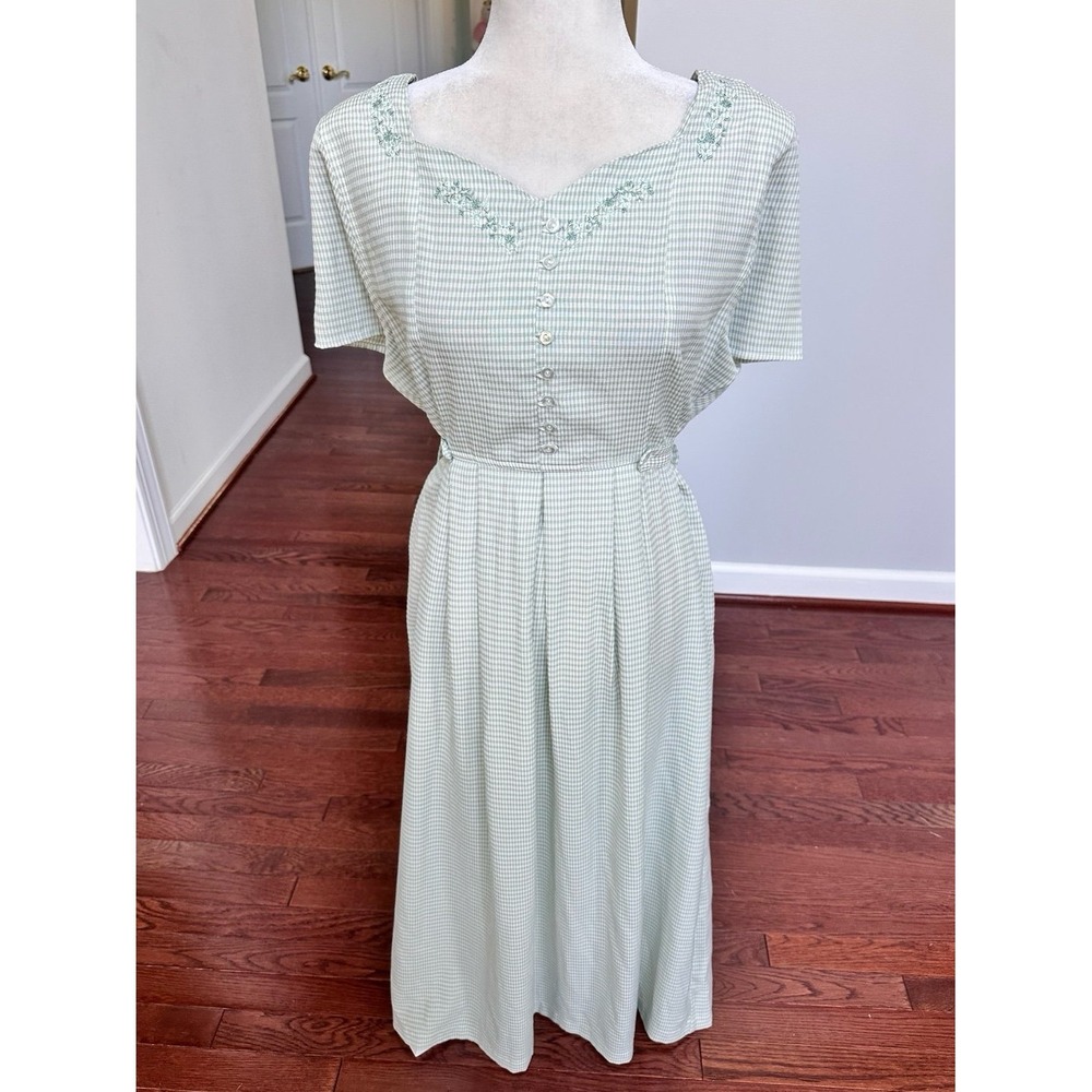 Erika Studio Sage Green Gingham Picnic‎ Embroidered Floral Tie Back Maxi Dress - Picture 2 of 12